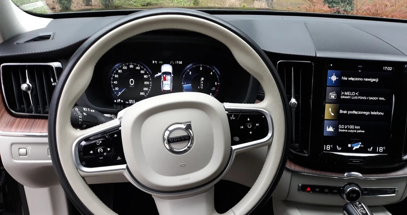 Volvo XC 60 cena 149990 przebieg: 79600, rok produkcji 2018 z Radzymin małe 497